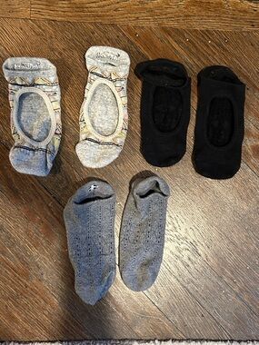 Set of 3 Tavi Noir Grip Socks